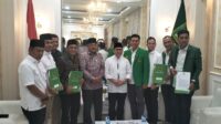 Budi Setiawan saat menerima rekom PPP