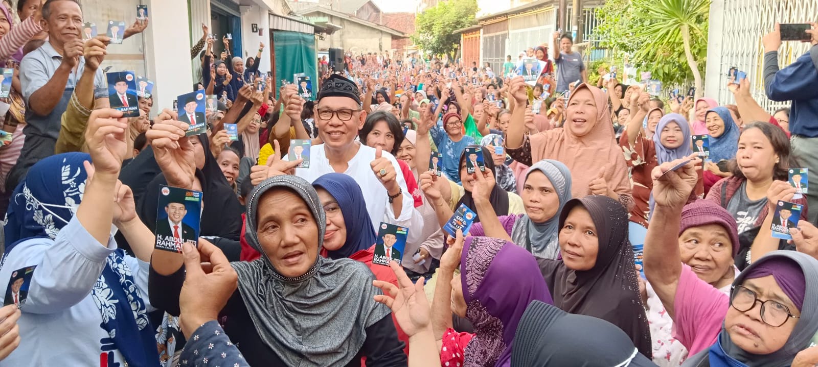 Dukungan Emak-emak Cempaka Putih untuk H. Abdul Rahman. Foto: Jambiseru.com