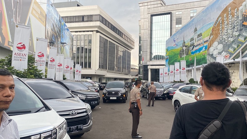 KPK menggeledah kantor Ditjen Minerba pada Kementerian ESDM di Tebet, Jakarta Selatan. (Foto: MPI/Riana Rizkia)