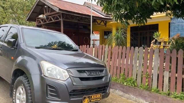 Rumah dinas Wakapolres Sorong Kompol Emmy Fenitiruma yang menjadi TKP Bripda Riko Roy Nussy ditemukan tewas gantung diri. (Foto: iNews/Chanry AS)