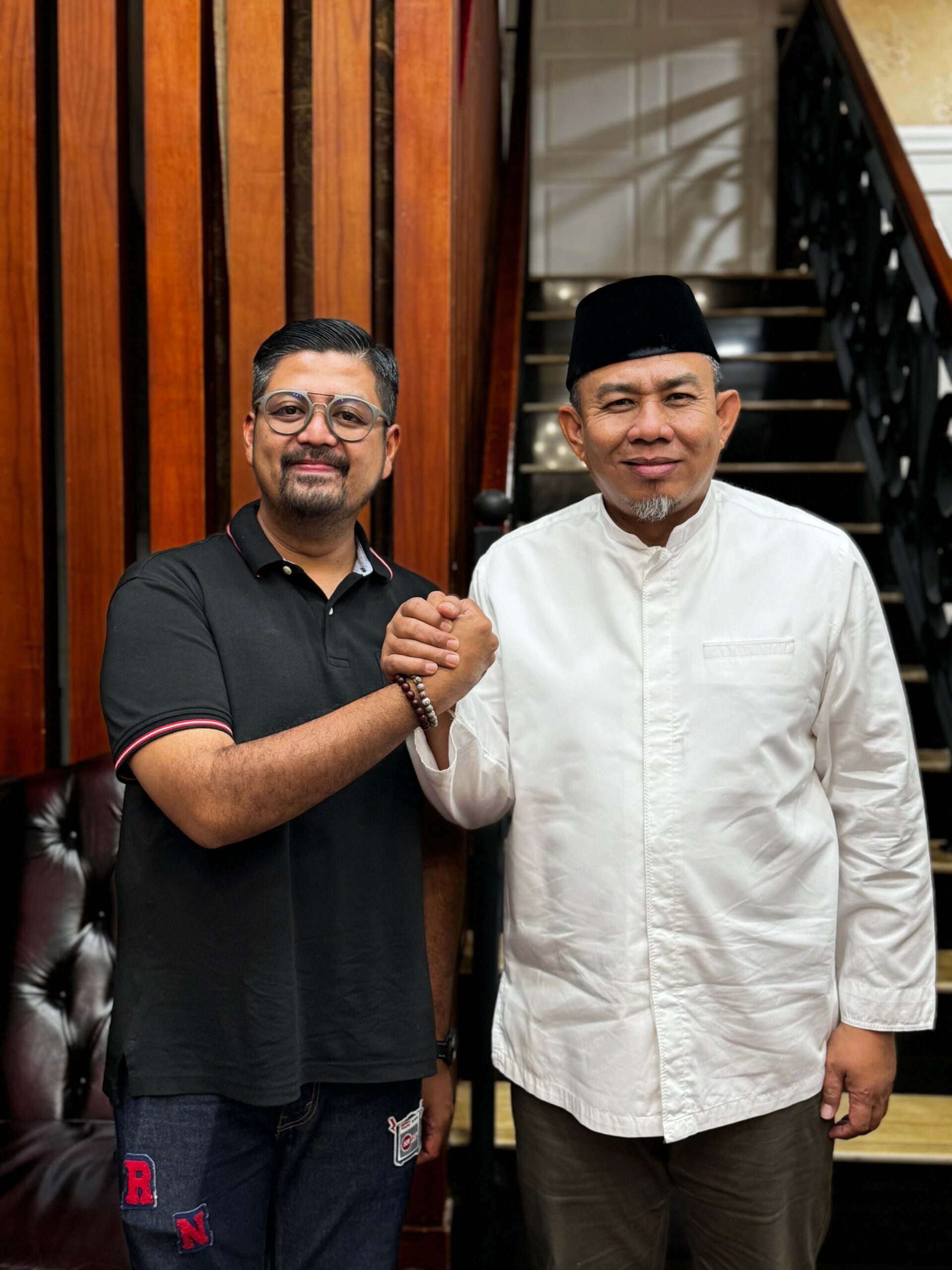 Dukungan H Abdul Rahman datang dari tokoh muda Seberang Kota Jambi, Raden Ridwan Muchtar atau Bang Muk Ridwan. Foto : Istimewa