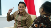 Menag Yaqut Cholil Qoumas menunjuk Wamenkeu II Thomas Djiwandono sebagai ketua panitia Natal Nasional 2024. Foto: jambi.inews.id