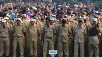 Ratusan tenaga honorer desak diangkat p3k. (foto: inews.id)