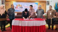 Gubernur Jambi, Al Haris Resmi Serahkan Aset Kampus Pondok Meja ke Unja. Foto: Jambiseru.com