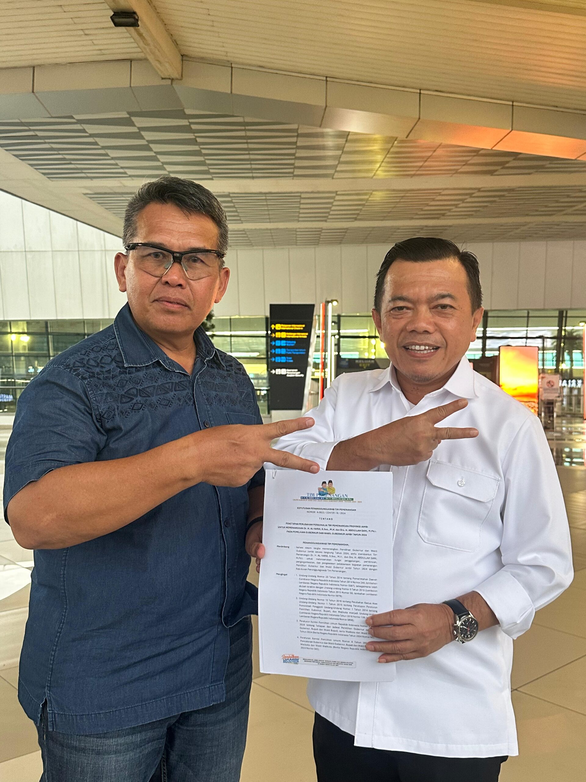 Al Haris (kanan) bersama Letjen TNI (purn) Hilman Hadi. Foto: ist