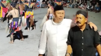 Pak Kumis Dampingi Cawako Rahman Hadiri Pagelaran Seni Budaya Kuda Kepang. Foto: Dok tim