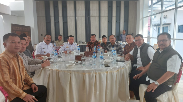 Saat Al Haris Coffee Morning Bersama 4 Paslon Bupati Kerinci. Foto: Jambiseru.com