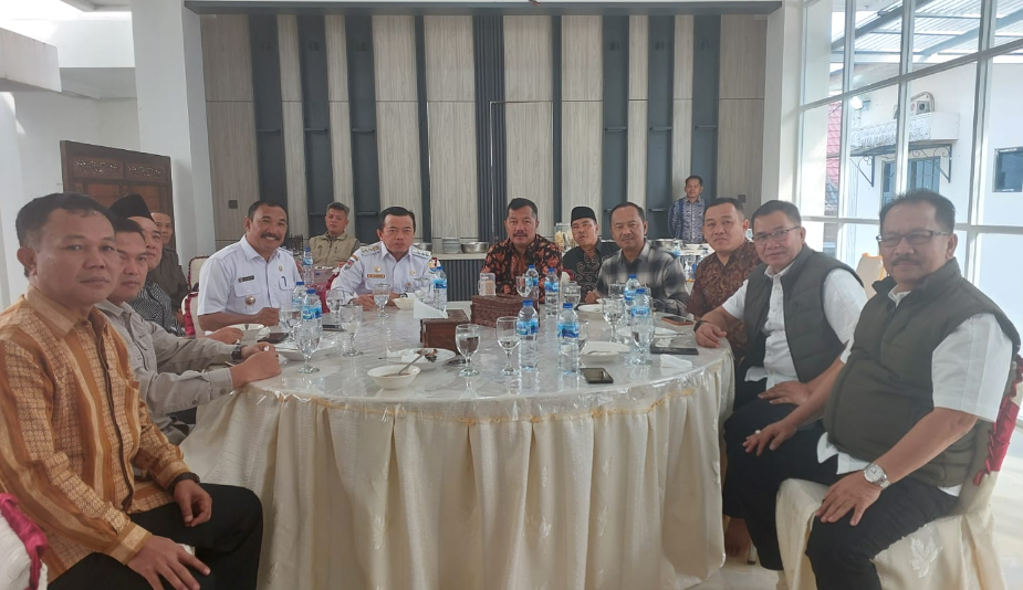 Saat Al Haris Coffee Morning Bersama 4 Paslon Bupati Kerinci. Foto: Jambiseru.com