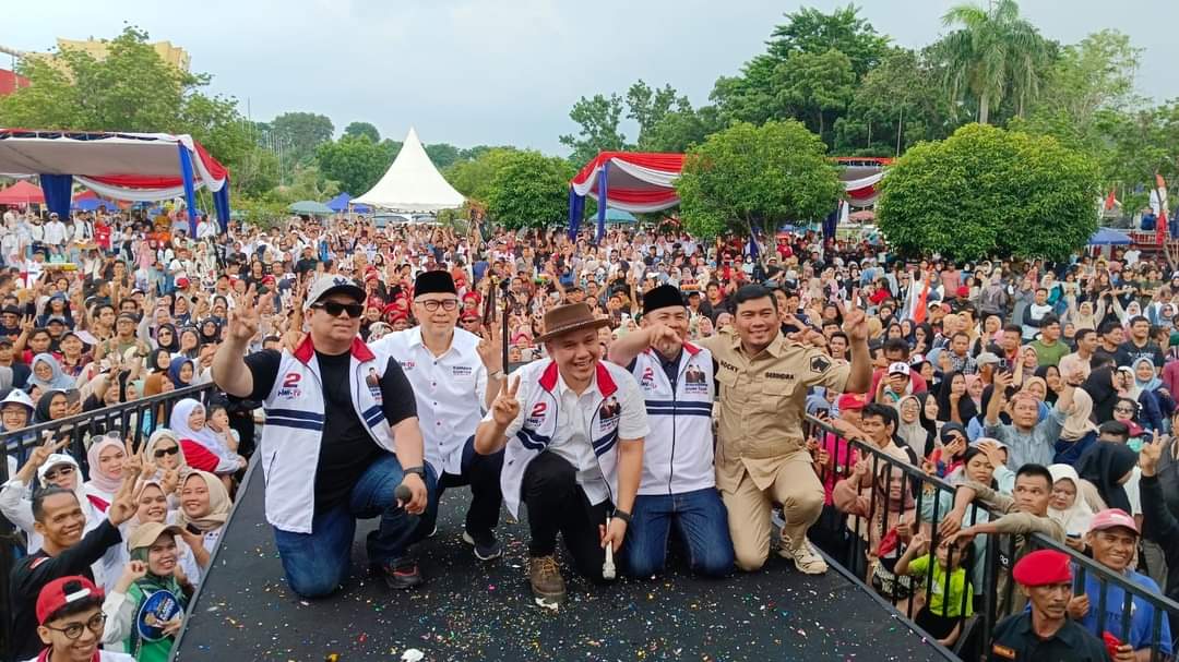 Kampanye akbar Cawako Jambi pasangan calon nomor urut 2, H Abdul Rahman - H Andi Muhammad Guntur di lapangan GOR, Kota Baru Kampanye akbar Cawako Jambi pasangan calon nomor urut 2, H Abdul Rahman - H Andi Muhammad Guntur di lapangan GOR, Kota Baru