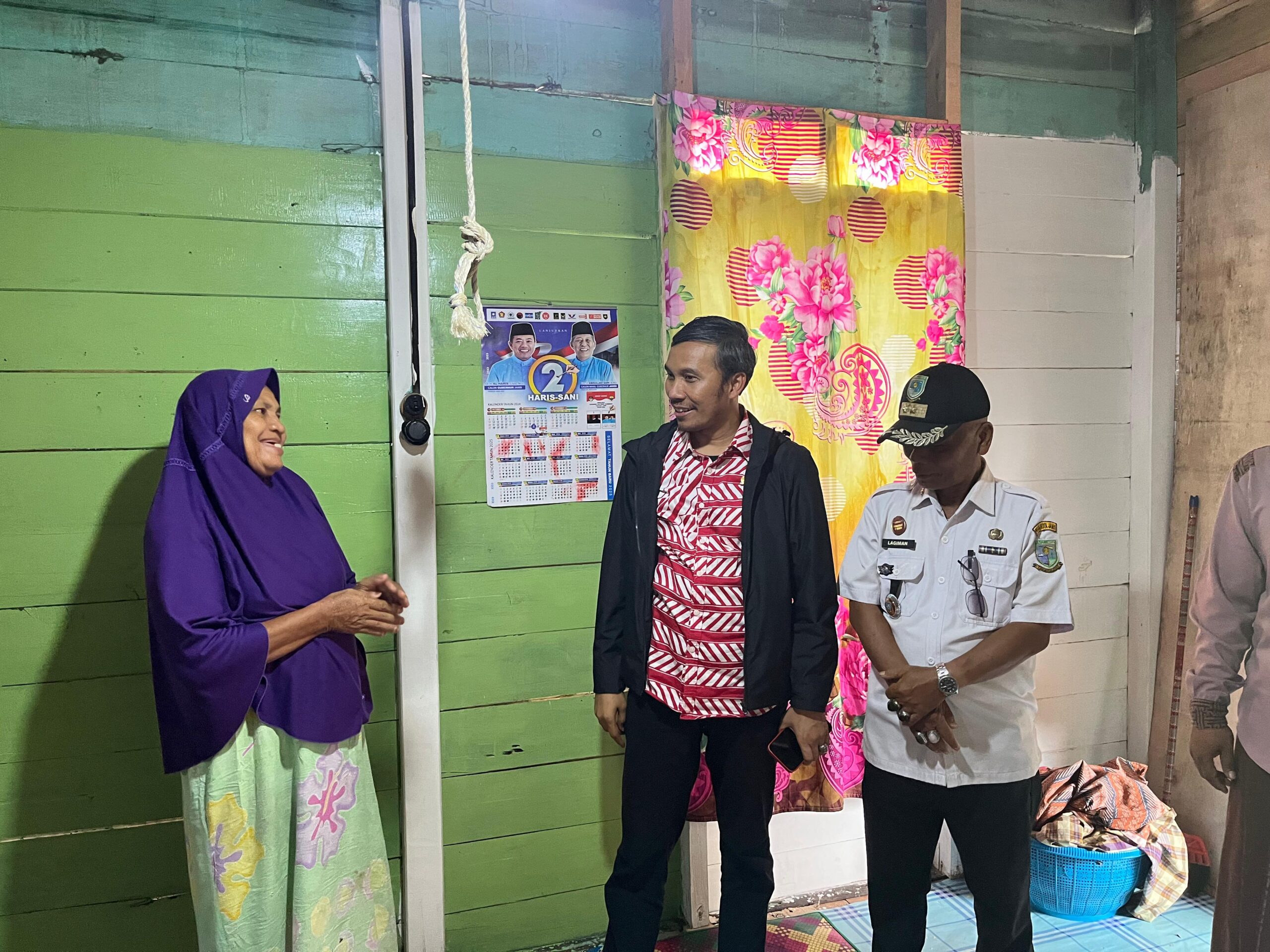 Anggota DPR RI dapil Jambi, Edi Purwanto melakukan peninjauan hasil program Bantuan Stimulan Perumahan Swadaya (BSPS) di Kelurahan Mudung Laut, Kecamatan Pelayangan, Kota Jambi. Foto : Istimewa Anggota DPR RI dapil Jambi, Edi Purwanto melakukan peninjauan hasil program Bantuan Stimulan Perumahan Swadaya (BSPS) di Kelurahan Mudung Laut, Kecamatan Pelayangan, Kota Jambi. Foto : Istimewa