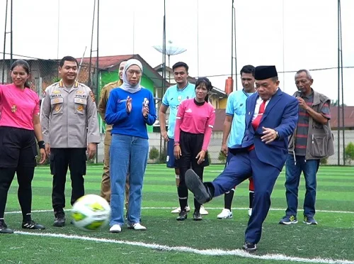 Al Haris saat membuka turnamen mini soccer Antara Cup 2024 di Gatsu Sports Center Kota Jambi.(foto: ist)
