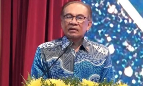 Perdana Menteri, Malaysia Anwar Ibrahim ikut mengomentari video viral Gus Miftah yang menghina pedagang es teh. Foto: iNews.id