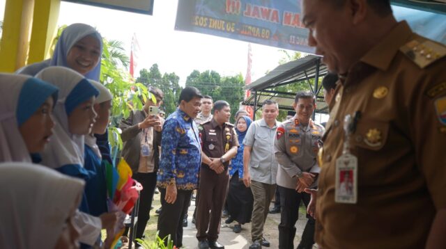 Gubernur Jambi Dr. H. Al Haris, S.Sos, MH melaunching Pelaksanaan program nasional Makan Bergizi Gratis