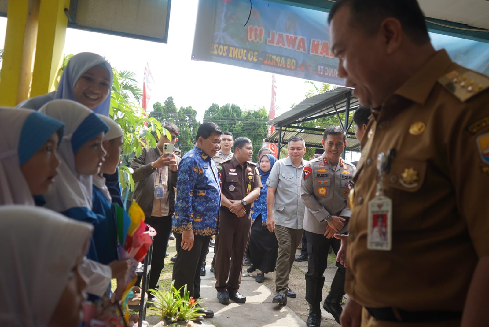 Gubernur Jambi Dr. H. Al Haris, S.Sos, MH melaunching Pelaksanaan program nasional Makan Bergizi Gratis