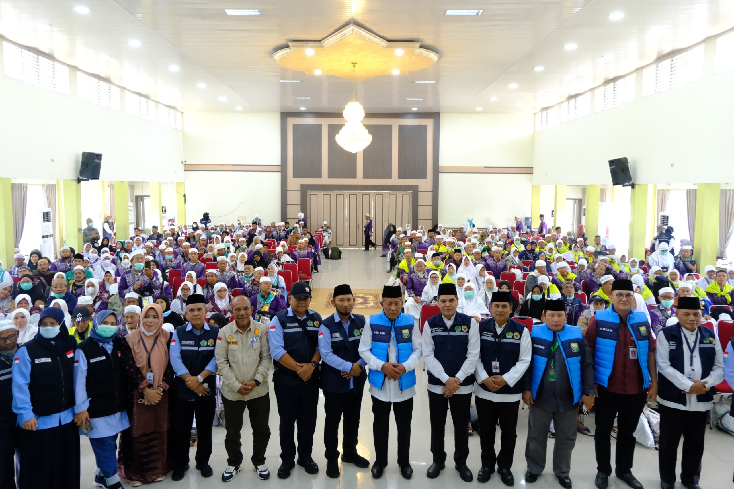 Wakil Gubernur Jambi menyambut kepulangan Jemaah Haji kloter BTH 20