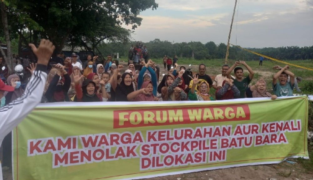Terus Beraktivitas Meski Dilarang, Warga Aur Kenali: PT SAS Pembangkang