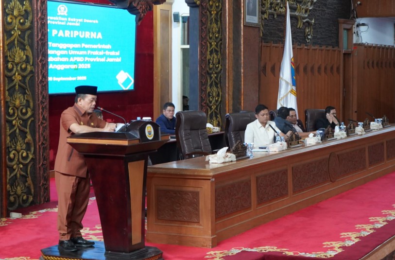 Gubernur Al Haris Beri Jawaban Atas Pandangan Umum Fraksi-Fraksi Terkait APBD Perubahan 2025.Foto: Jambiseru.com
