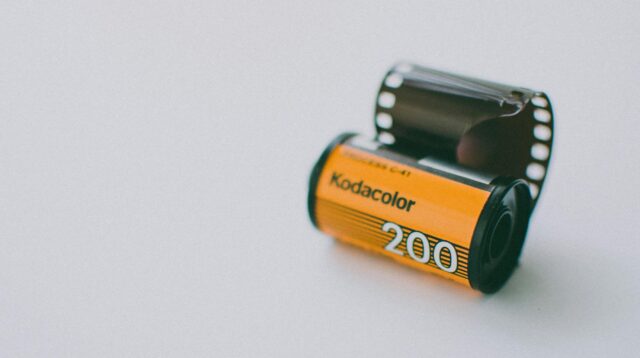 Poster film populer 2023 menampilkan aksi seru serta bintang terkenal yang memikat penonton