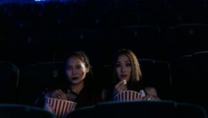 Poster film terbaru minggu ini menampilkan aksi menegangkan dan bintang terkenal, cocok untuk pecinta sinema