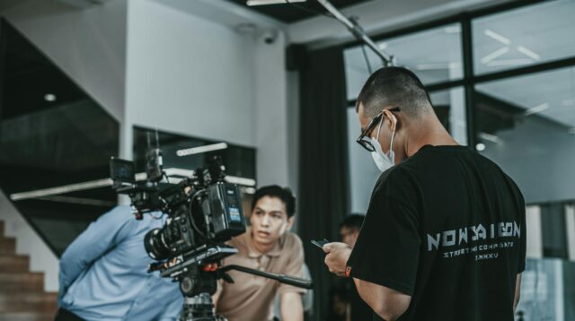 Poster film terbaru 2026 dengan aksi seru dan visual memukau, menampilkan bintang terkenal.