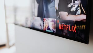 Poster film Netflix terbaru 2024 dengan aksi seru, drama, dan efek visual menakjubkan