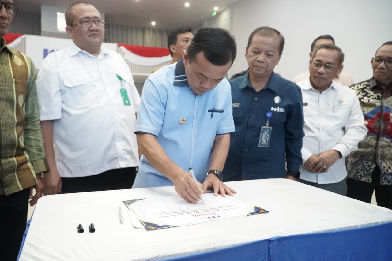 Gubernur Al Haris menghadiri Fakta Integritas LPP RRI Jambi