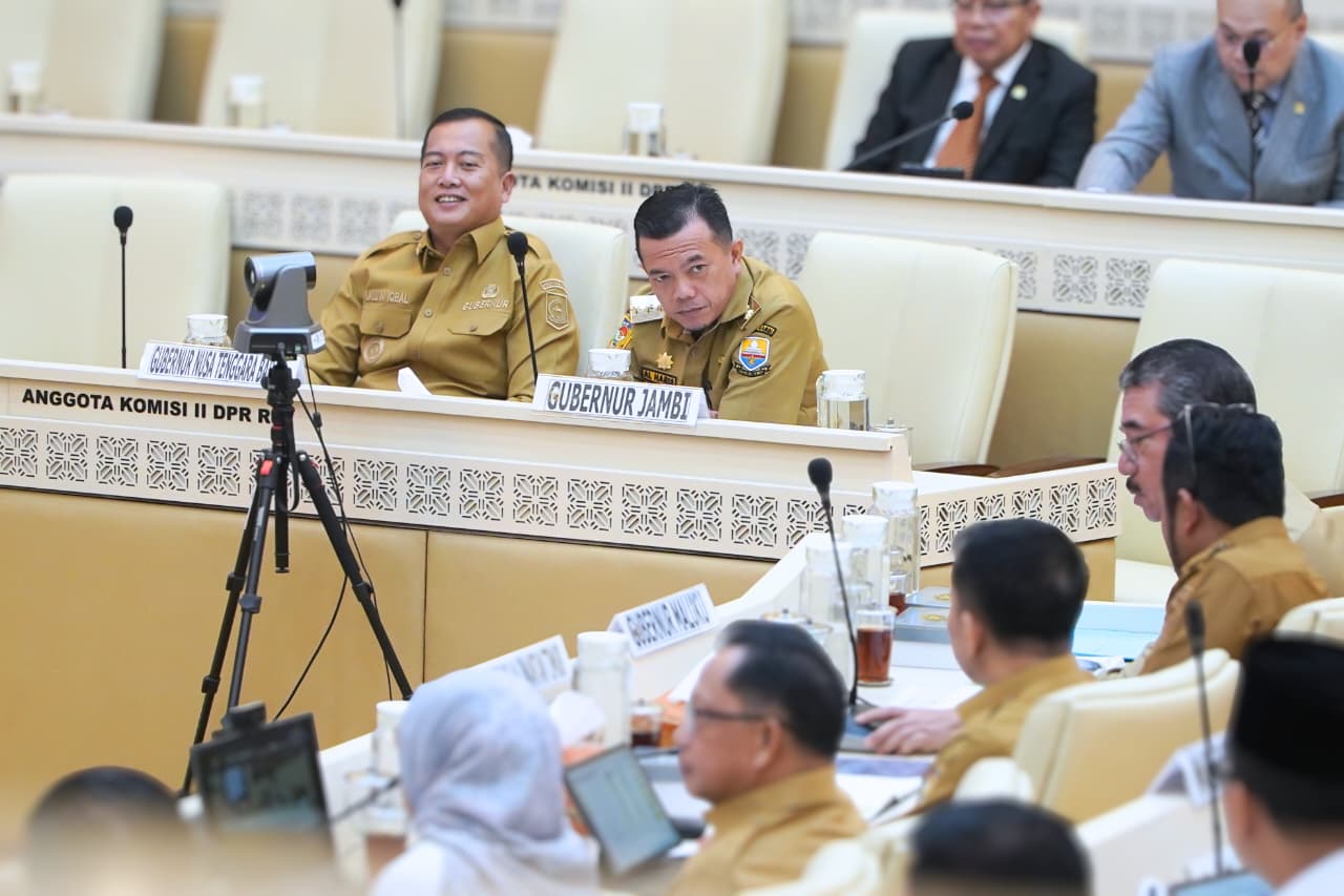 Gubernur Al Haris mengikuti RDP dengan Komisi II DPR RI bersama Mendagri, BKN dan Menpan RB bertempat di Ruang Rapat Gd Nusantara DPR RI